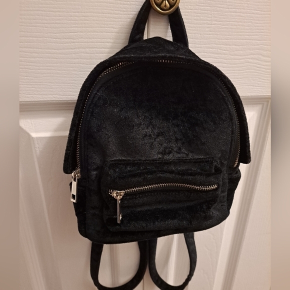 Black Crushed Velvet Mini Back Pack - Picture 2 of 8